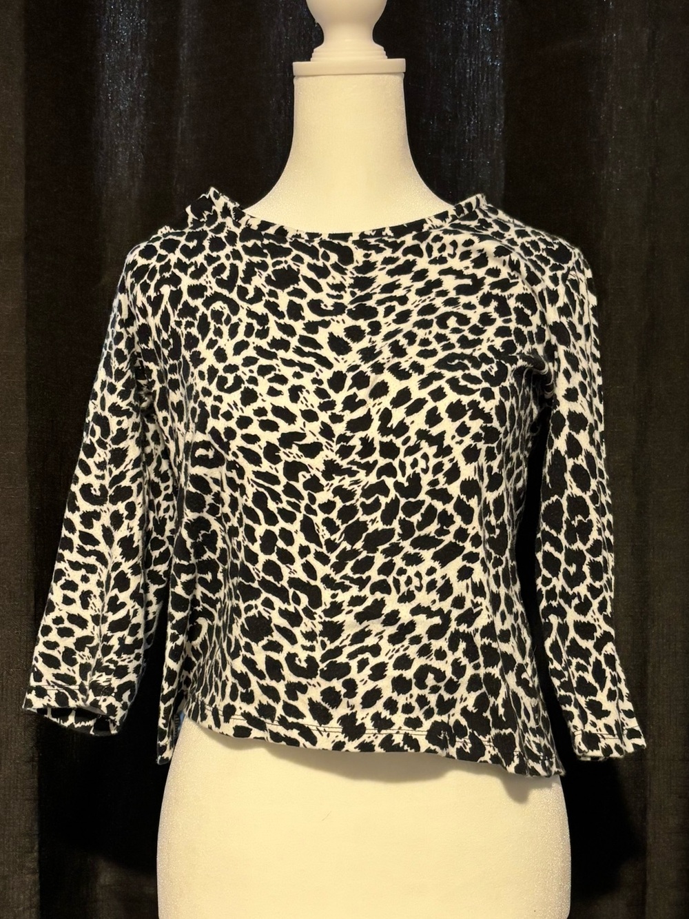 Jones New York Black and White Leopard Print Long Sleeve Top